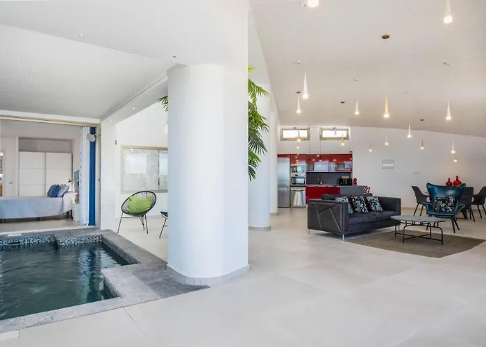 Selene Heated Indoor Pool Vila *