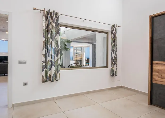 Selene Heated Indoor Pool Vila